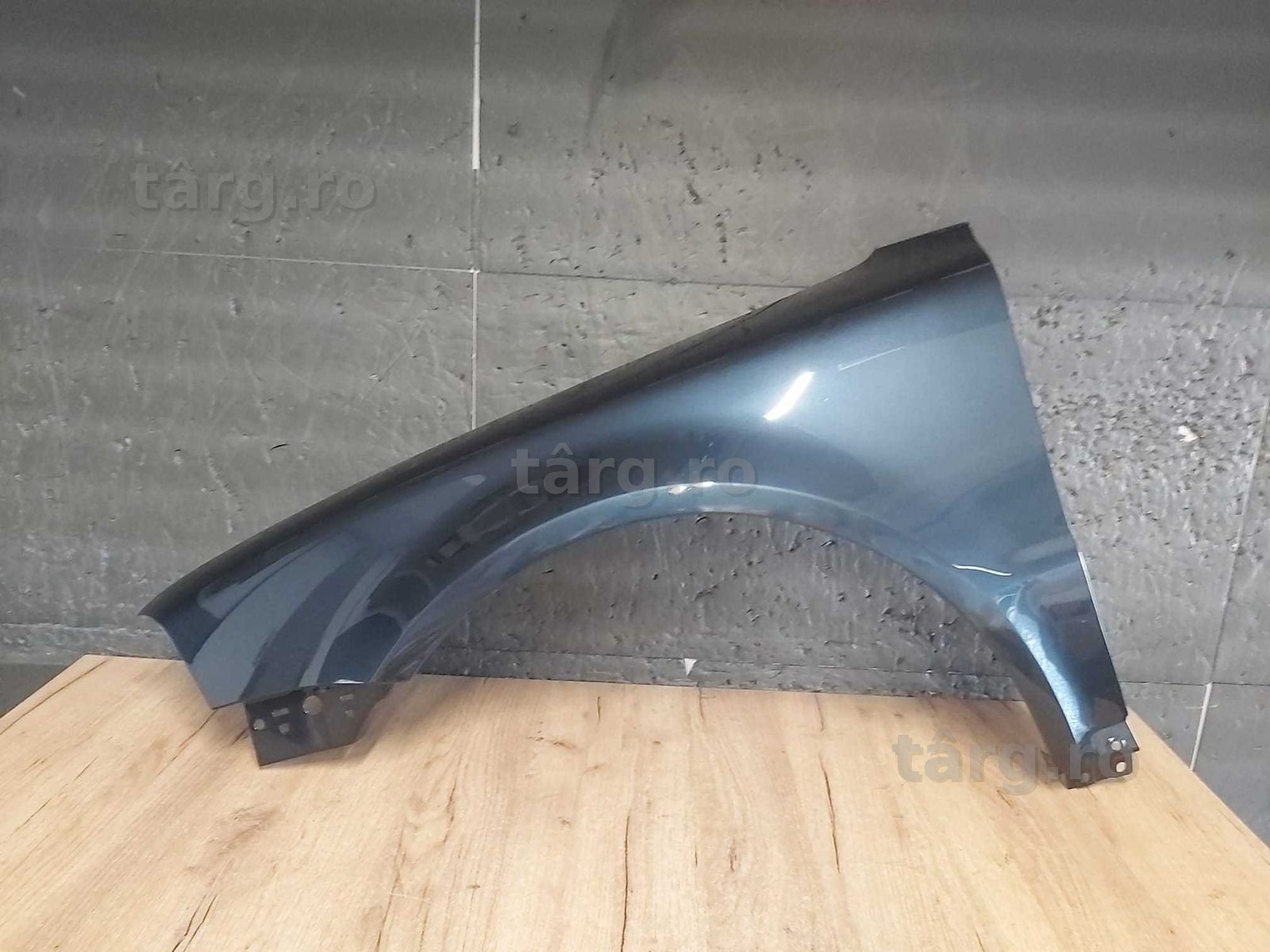 Aripa Fata Stanga VW Passat B5.5 An 2004-2005 (LC5F (Albastru))