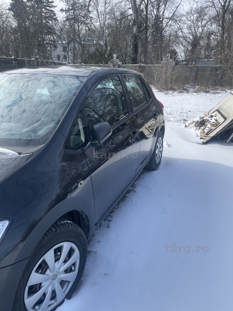 Usa stanga fata Toyota Auris 2010