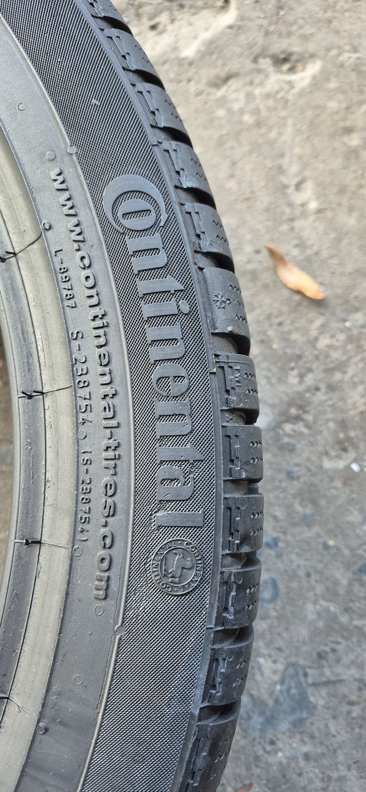 4 anvelope iarna Continental 245/40/19 Pretul este pe bucata 4