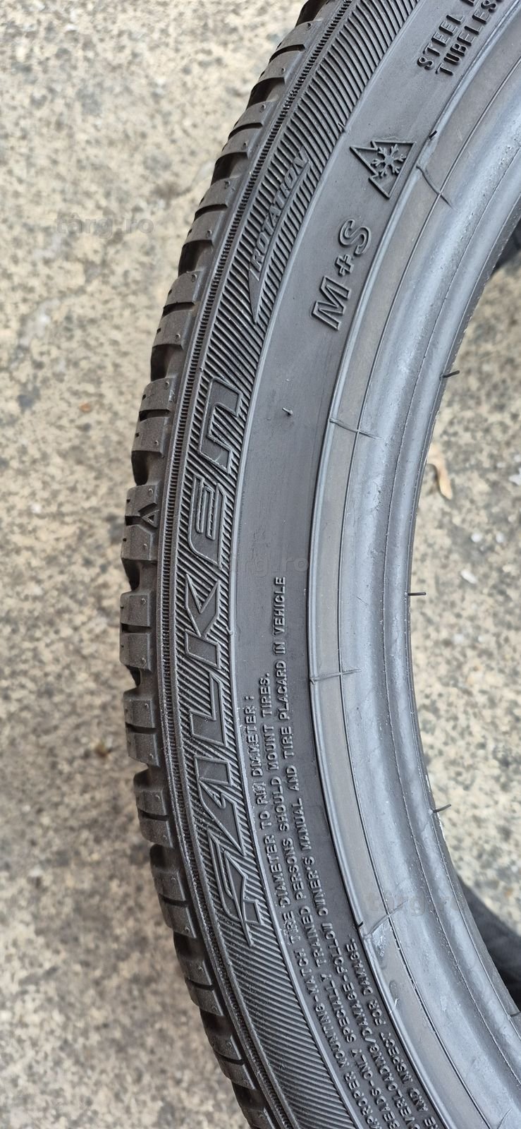 4 anvelope iarna ca si noi Falken 235/40/18.Pretul este pe bucata 4