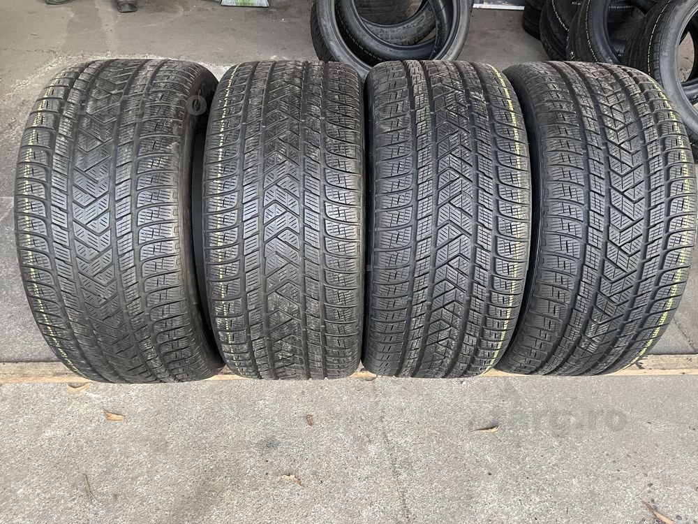 4 anvelope de iarna 295/40/20  Pirelli