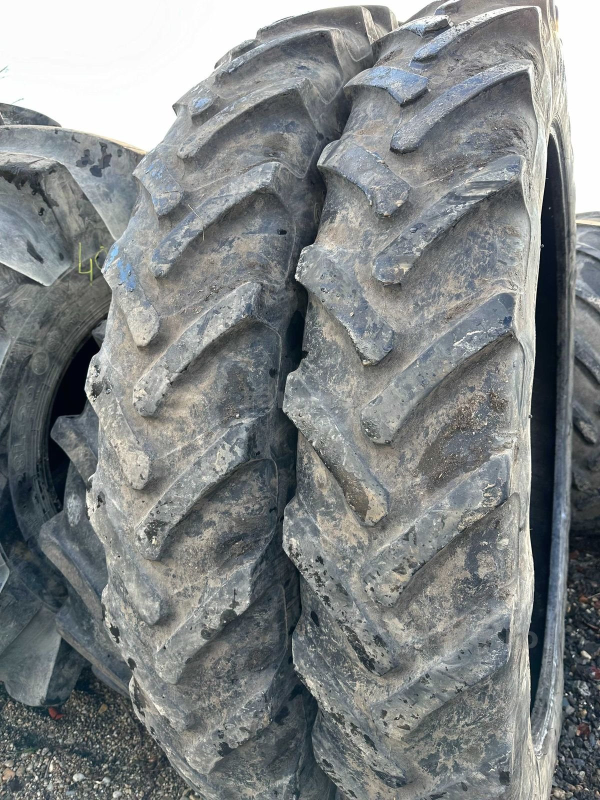 Anvelope sh 12.4 R52