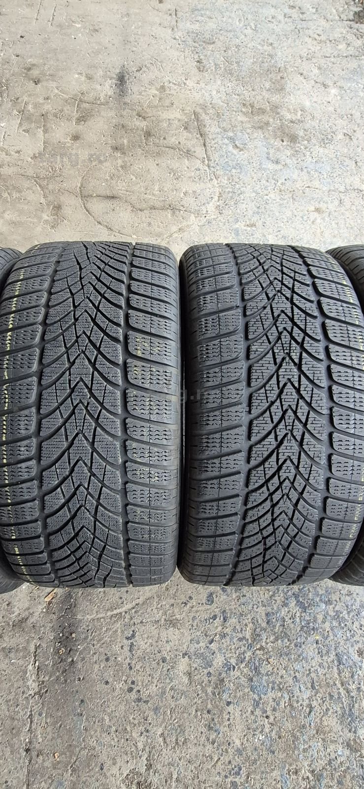 4 anvelope iarna Dunlop 285/30/21.Pretul este pe bucata. 2