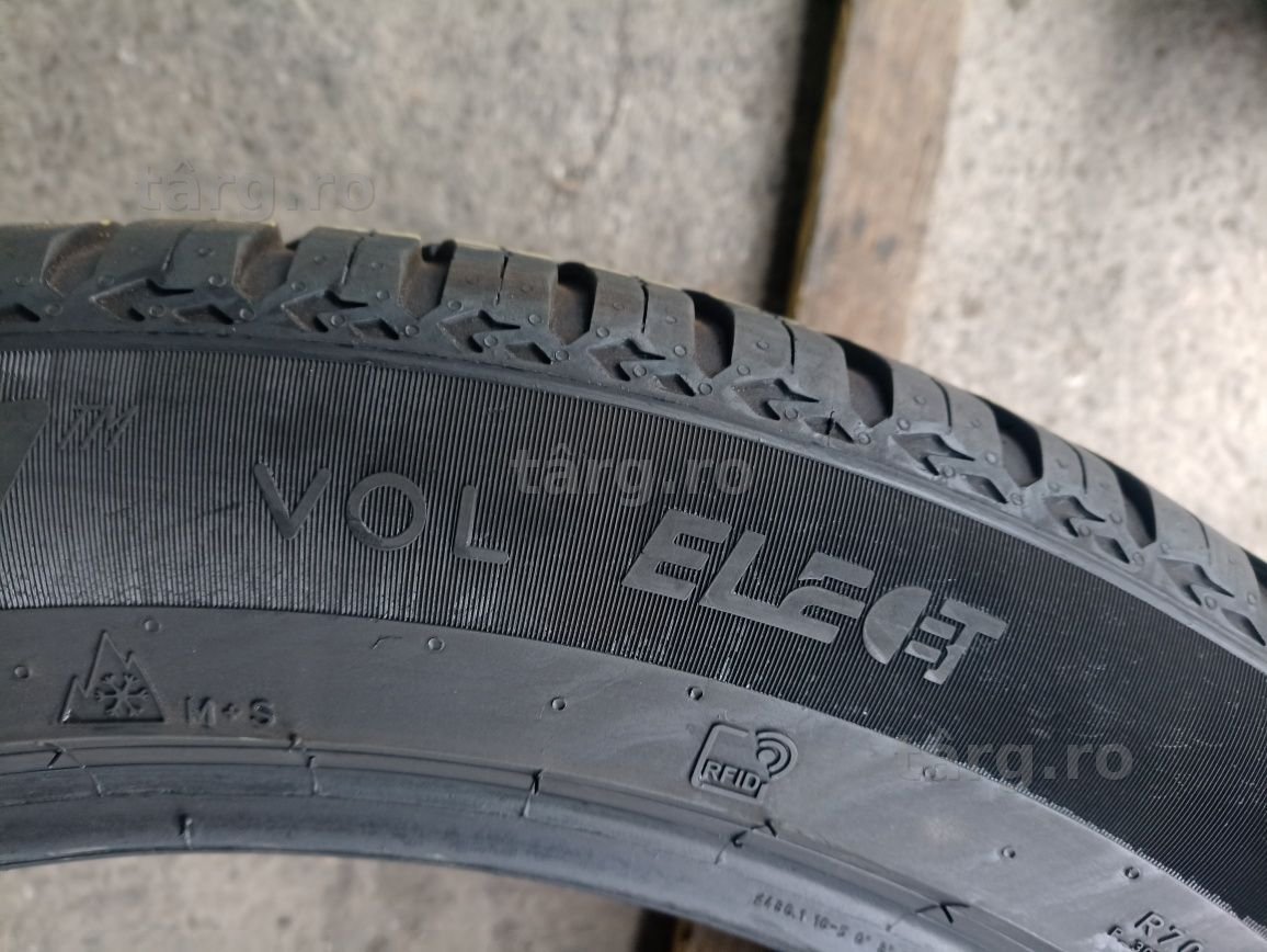 2 anvelope AllSeason Pirelli 255/45 R19 dot 4221 6