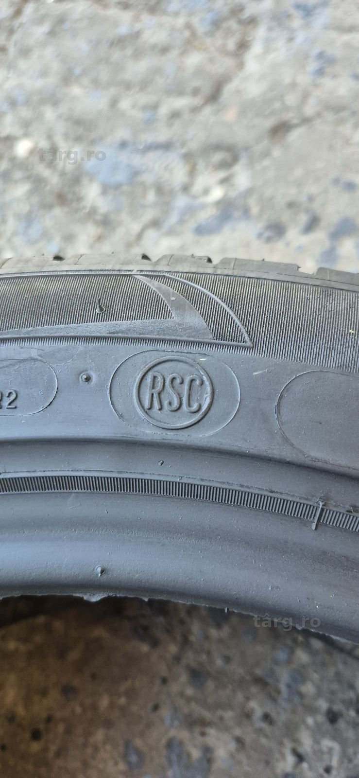 4 anvelope vara runflat Michelin,fata 245/45/19,spate 275/40/19.Pretul este pe bucata. 8