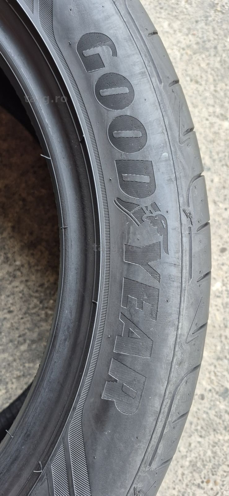 4 anvelope vara ca noi,fata Michelin 245/45/18,spate Goodyear 275/40/18.Pretul este pe bucata. 6