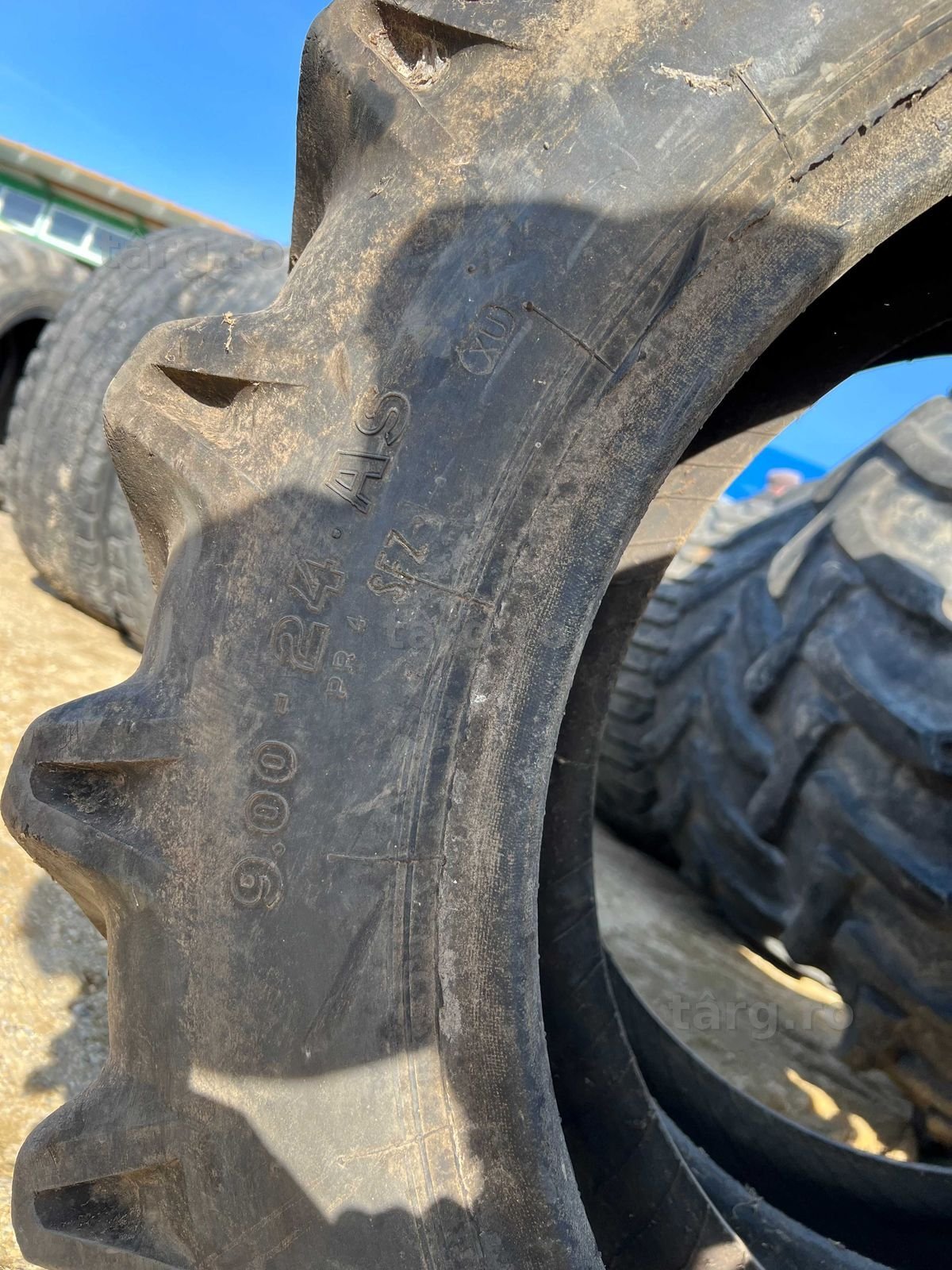Anvelope sh 900 R24 2