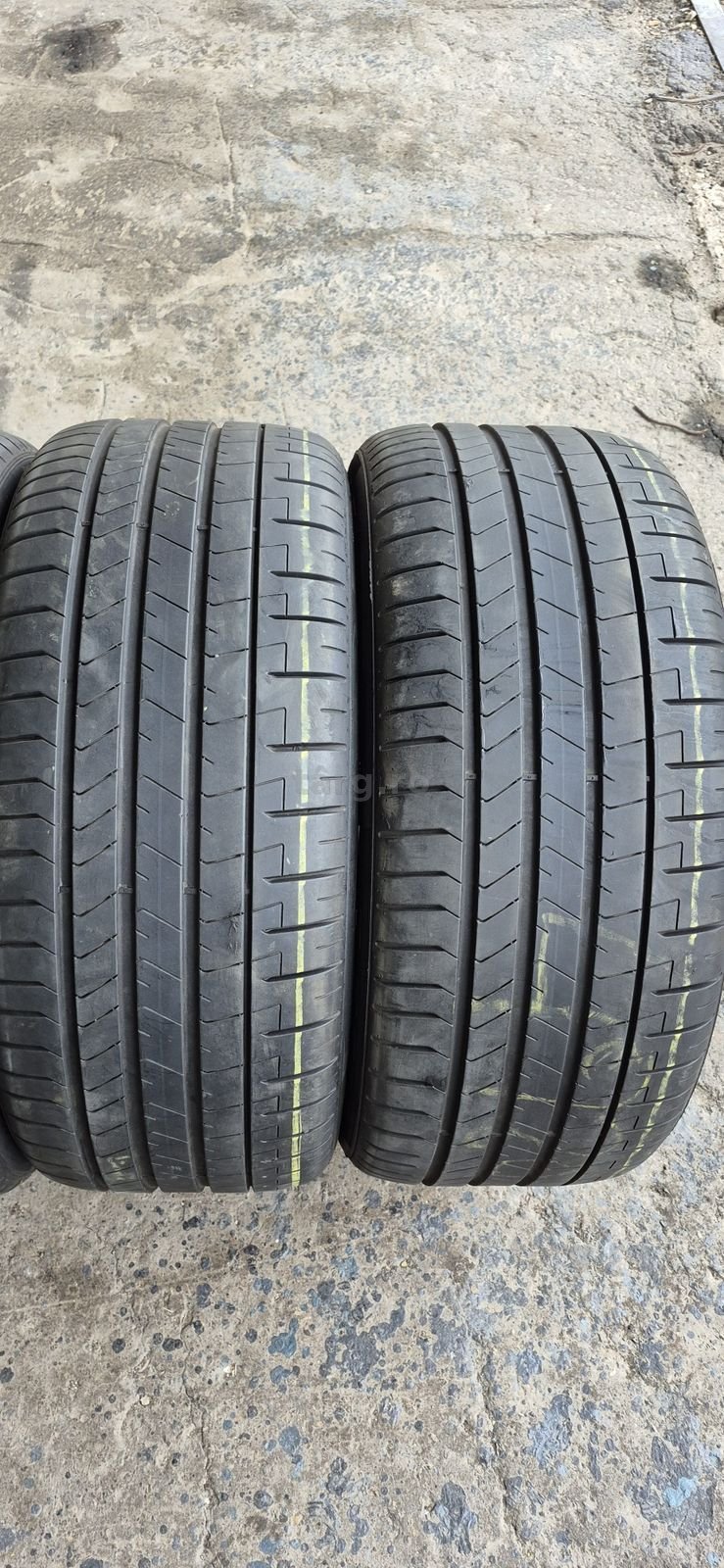 4 anvelope vara Pirelli 275/40/20.Pretul este pe bucata. 2