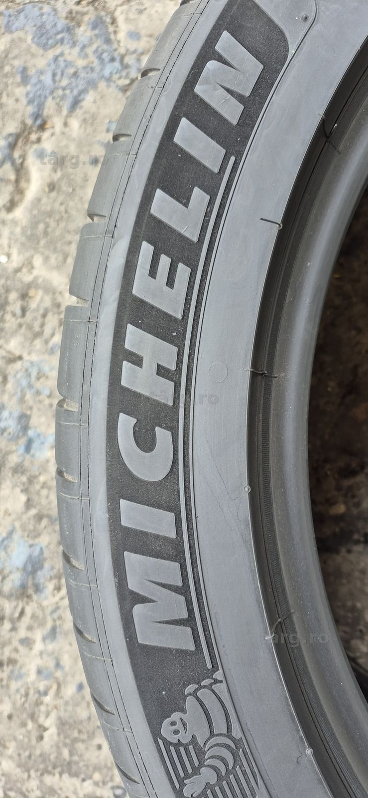 4 anvelope vara Michelin,fata 245/45/19,spate 275/40/19.Pretul este pe bucata. 4