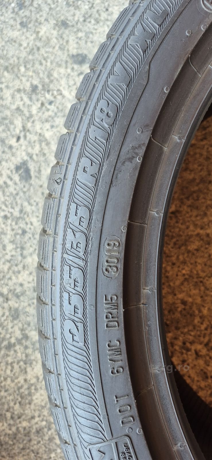 4 anvelope vara ca noi Semperit,fata 225/40/18,spate 255/35/18.Pretul este pe bucata. 6