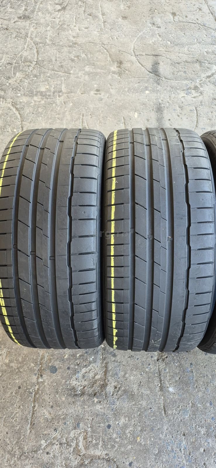 4 anvelope vara Hankook 235/35/19,dot 2021.Pretul este pe bucata. 2