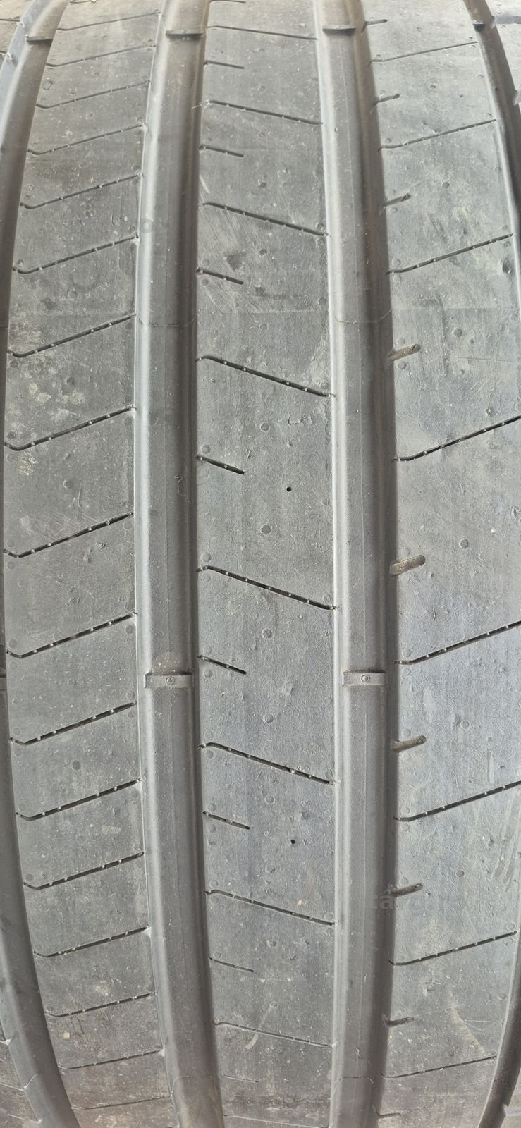 2 anvelope vara Pirelli 355/25/21,dot 2019. 3