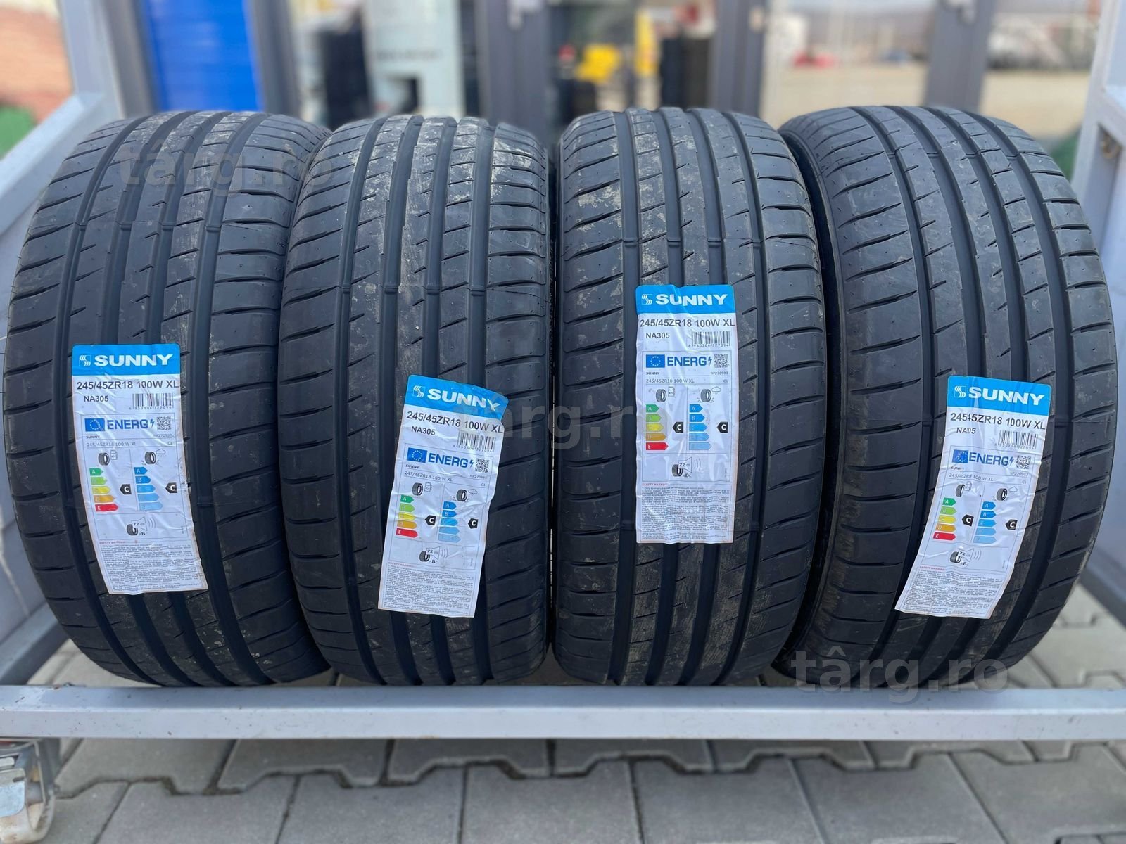 245/45r18 100W Sunny Na 305