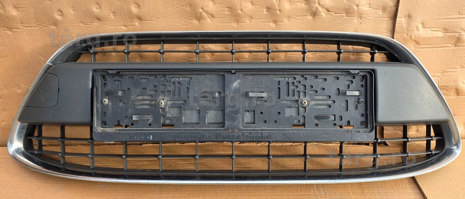 Grila centrala bara fata Ford Fiesta 2009 2010 / 2011 2012
