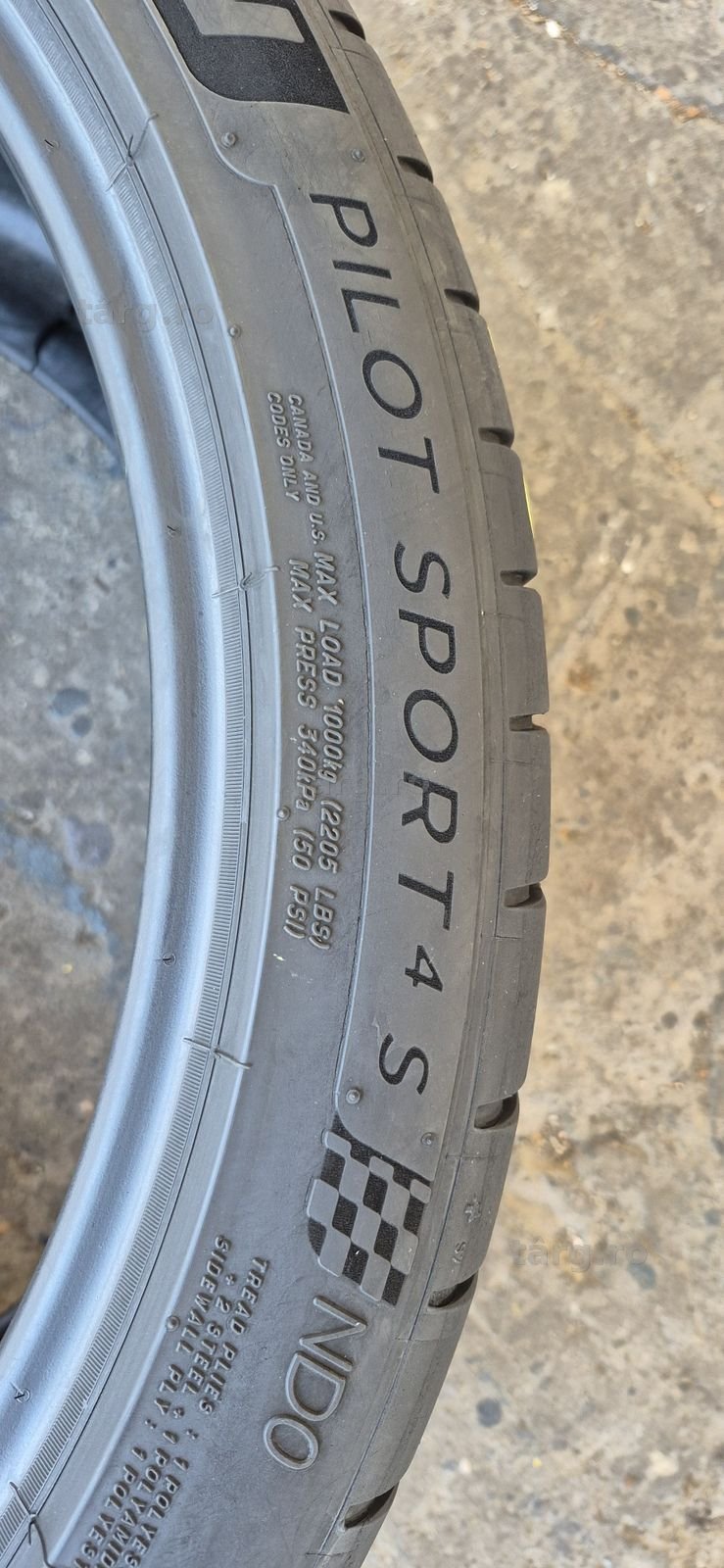 2 anvelope vara Michelin 325/30/21,dot 2021.Pretul este pe bucata. 4