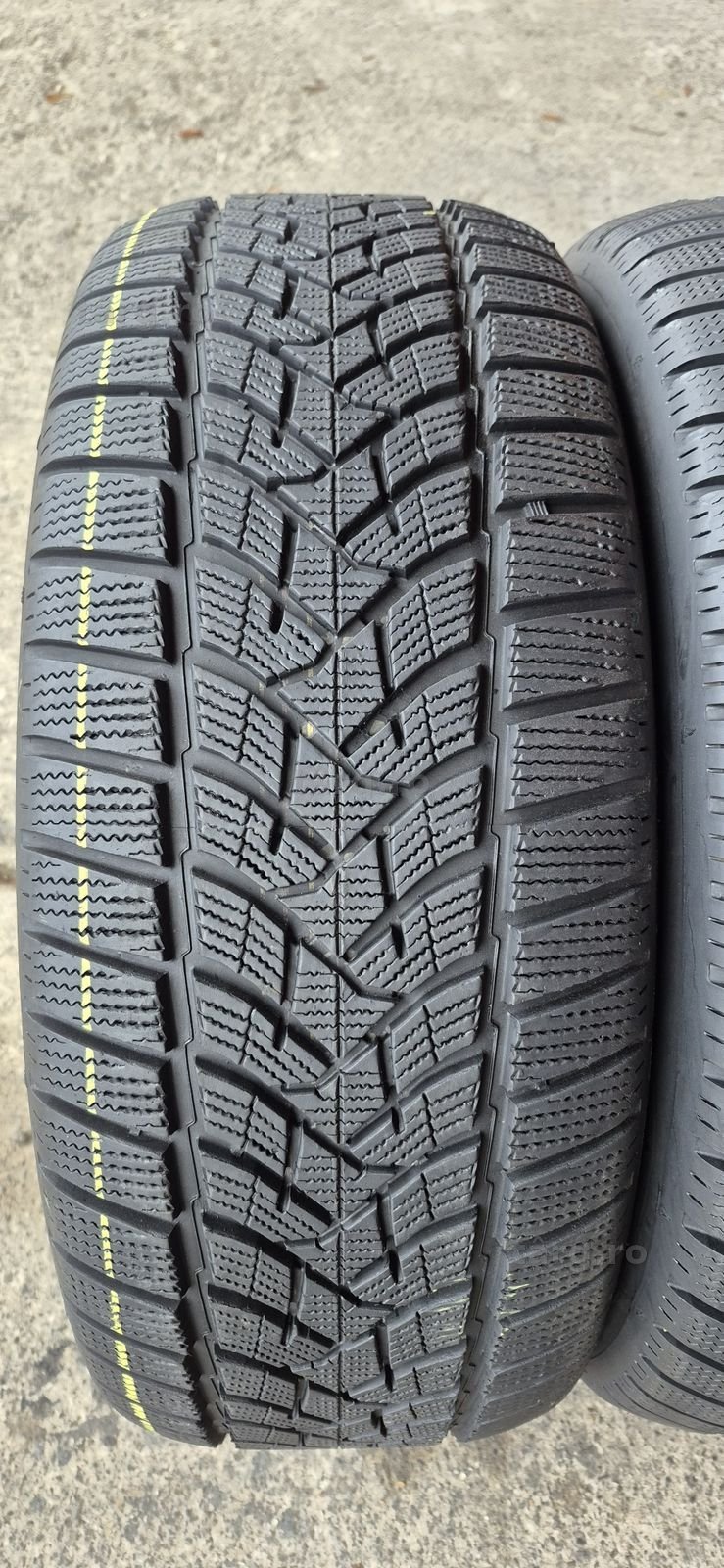 2 anvelope iarna Dunlop ca si noi,245/50/19,dot 2021.Pret/bucata. 2