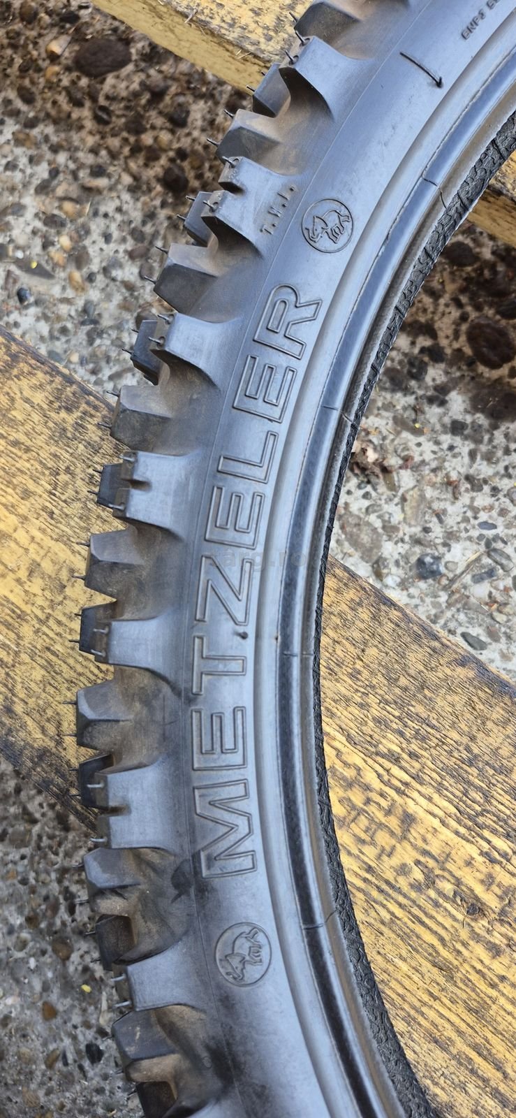 O anvelopa moto noua Metzeler 80/90-21M/C. 3