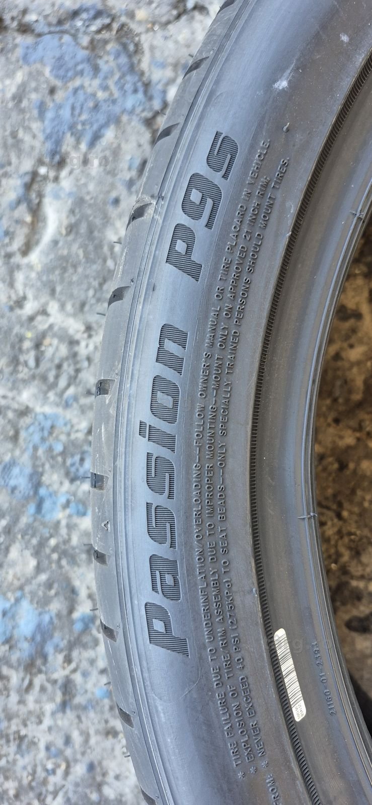 4 anvelope vara noi Kustone 275/35/21,dot 2025.Pretul este pe bucata. 4