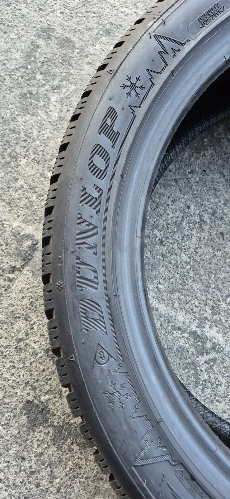 4 anvelope iarna Dunlop,fata 225/45/18,spate 255/40/18.Pret/bucata. 4