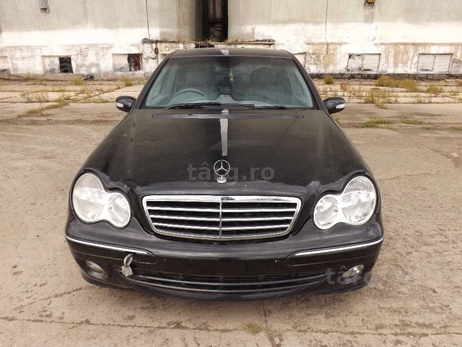Dezmembrez MERCEDES C220/C270/C180 W203 2002 interior c class