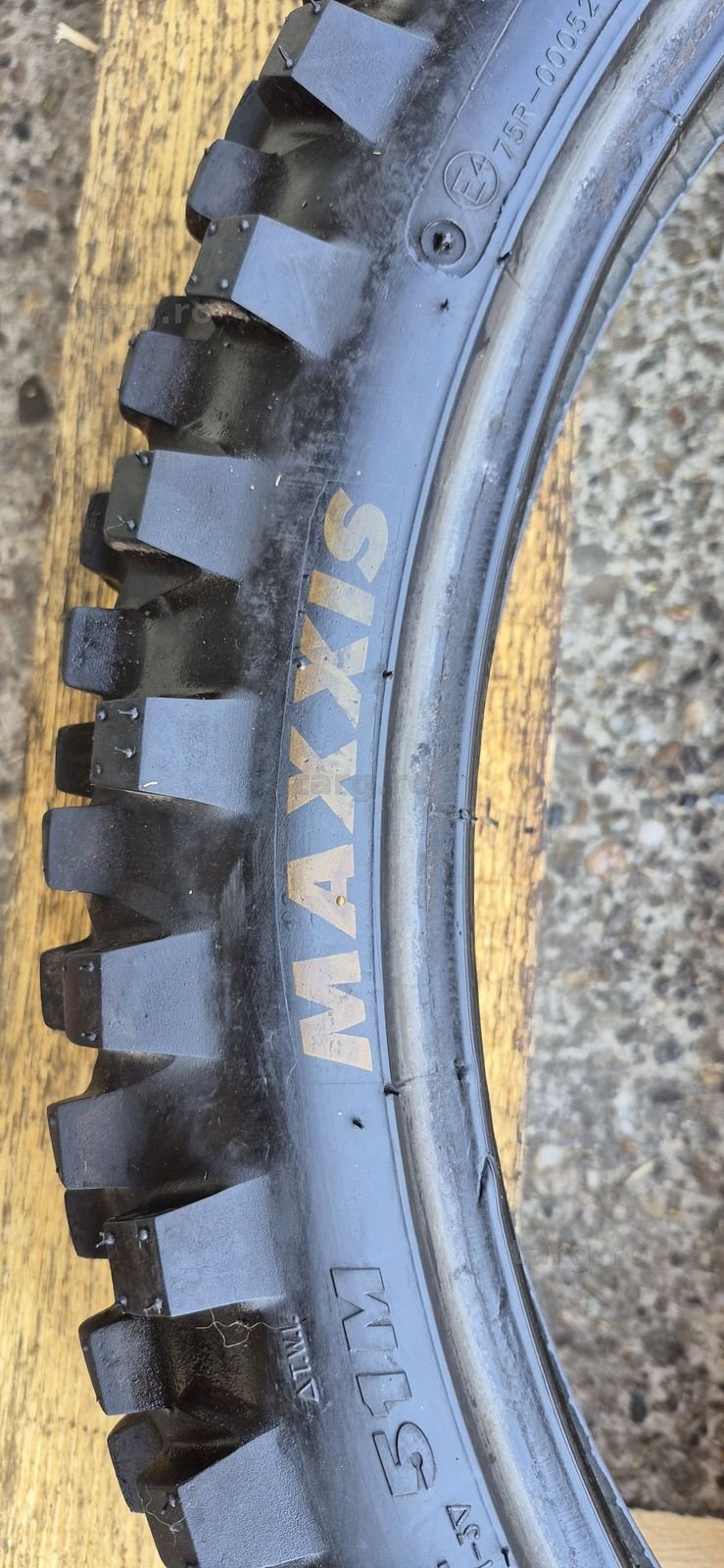 O anvelopa moto ca noua Maxxis 80/100-21M/C. 3