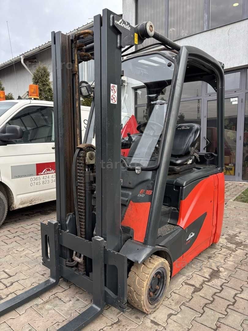 Electrostivuitor Linde 1.6 to – 3 roți Anul fabricației: 11/2015