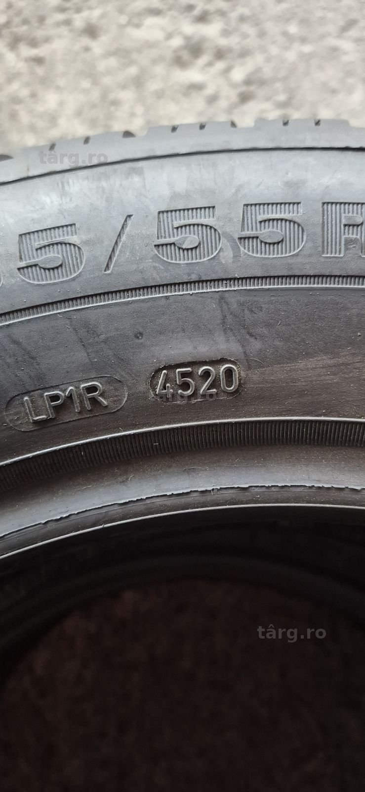 4 anvelope iarna ca si noi Dunlop 235/55/17.Pretul este pe bucata 8