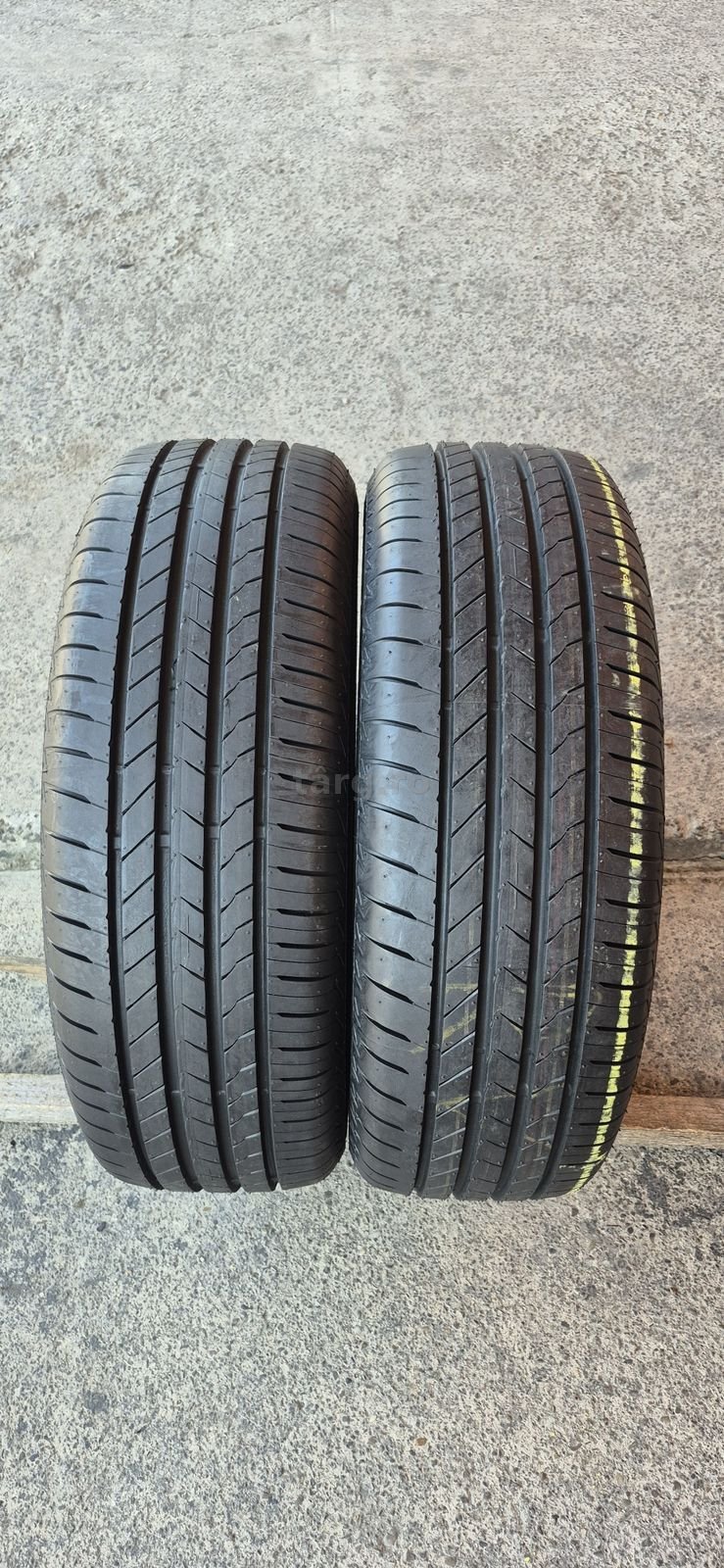 2 anvelope vara noi Bridgestone 225/65/17.Pretul este pe bucata.