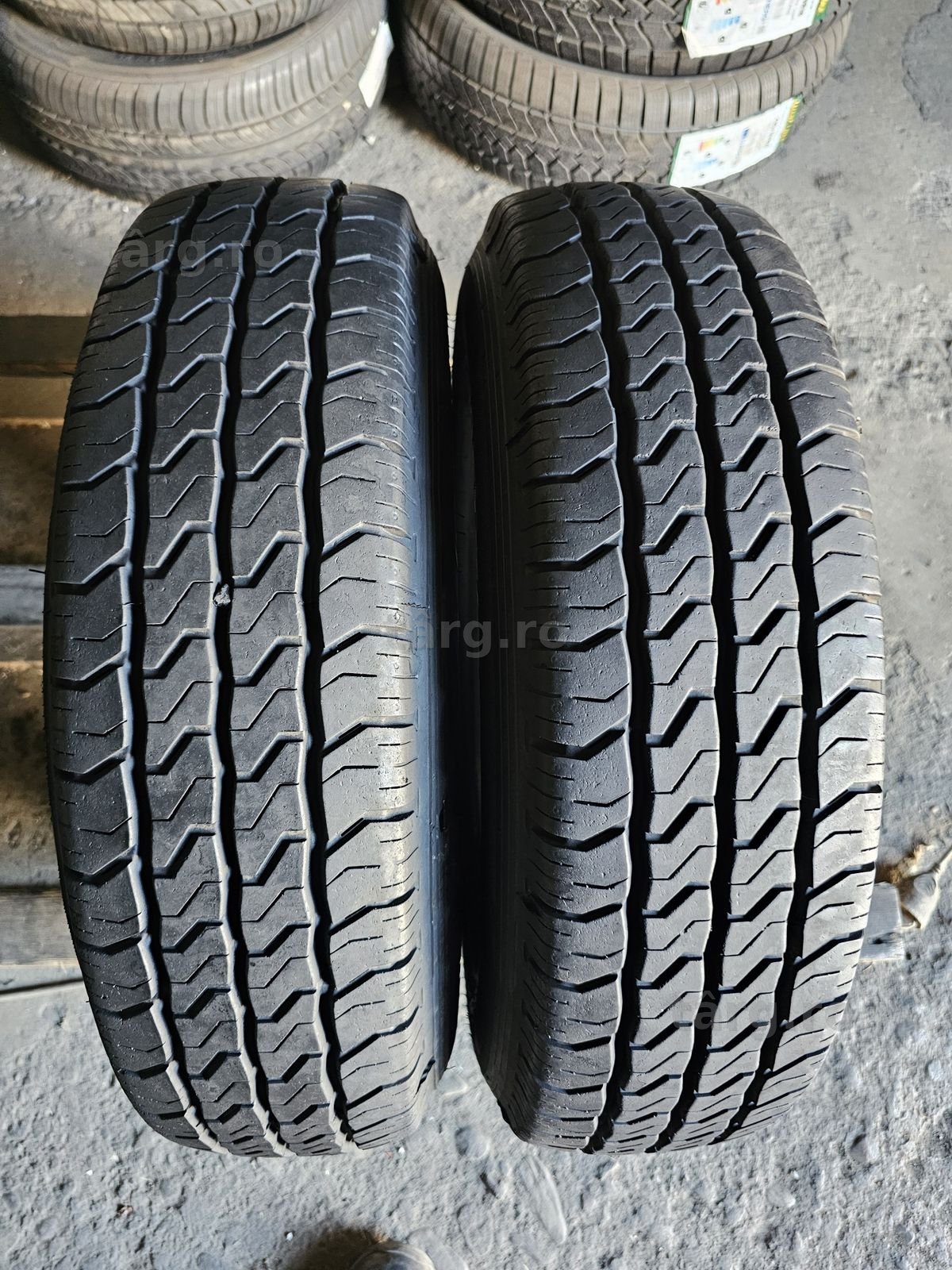2 anvelope vara  195 R14C Sava