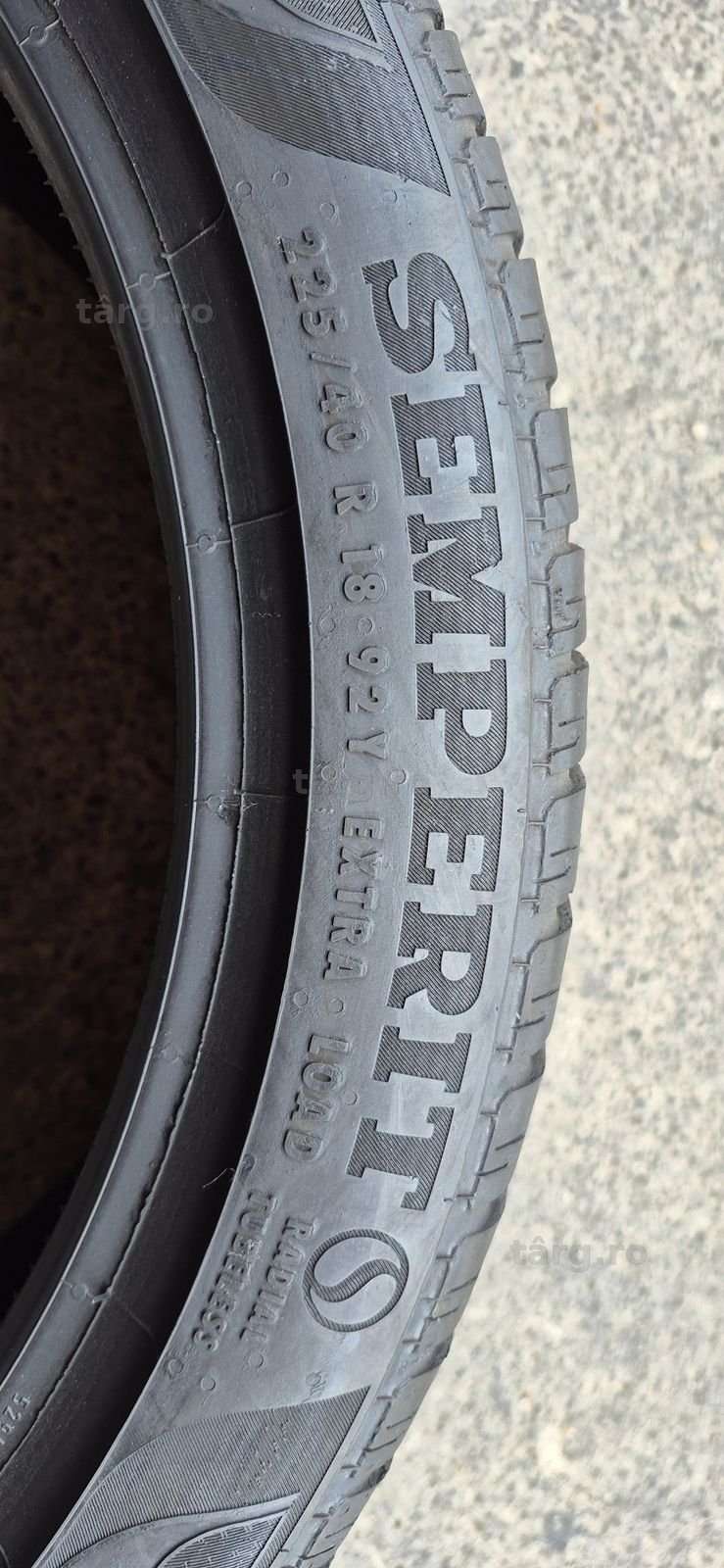 4 anvelope vara,fata Semperit 225/40/18,spate Barum 245/35/18.Pretul este pe bucata. 3