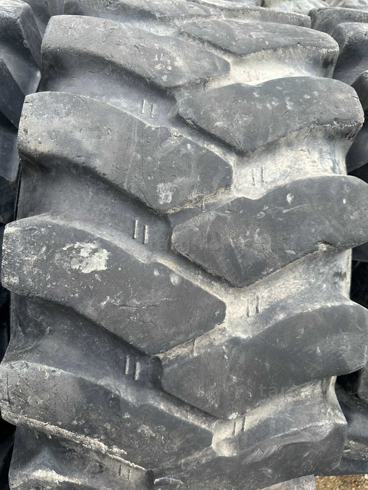 Cauciucuri 405/70 R24 2