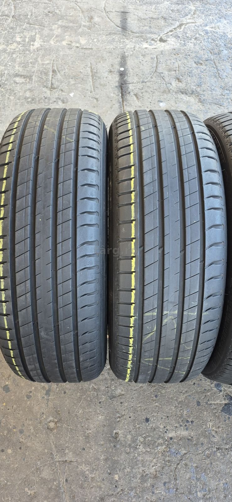 4 anvelope vara Michelin 235/65/17.Pretul este pe bucata. 2