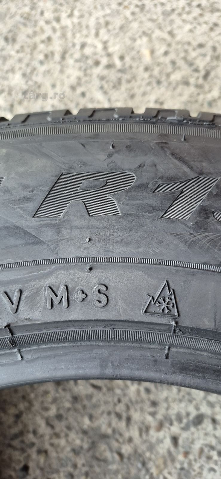 4 anvelope iarna Pirelli 235/65/19.Pretul este pe bucata 7