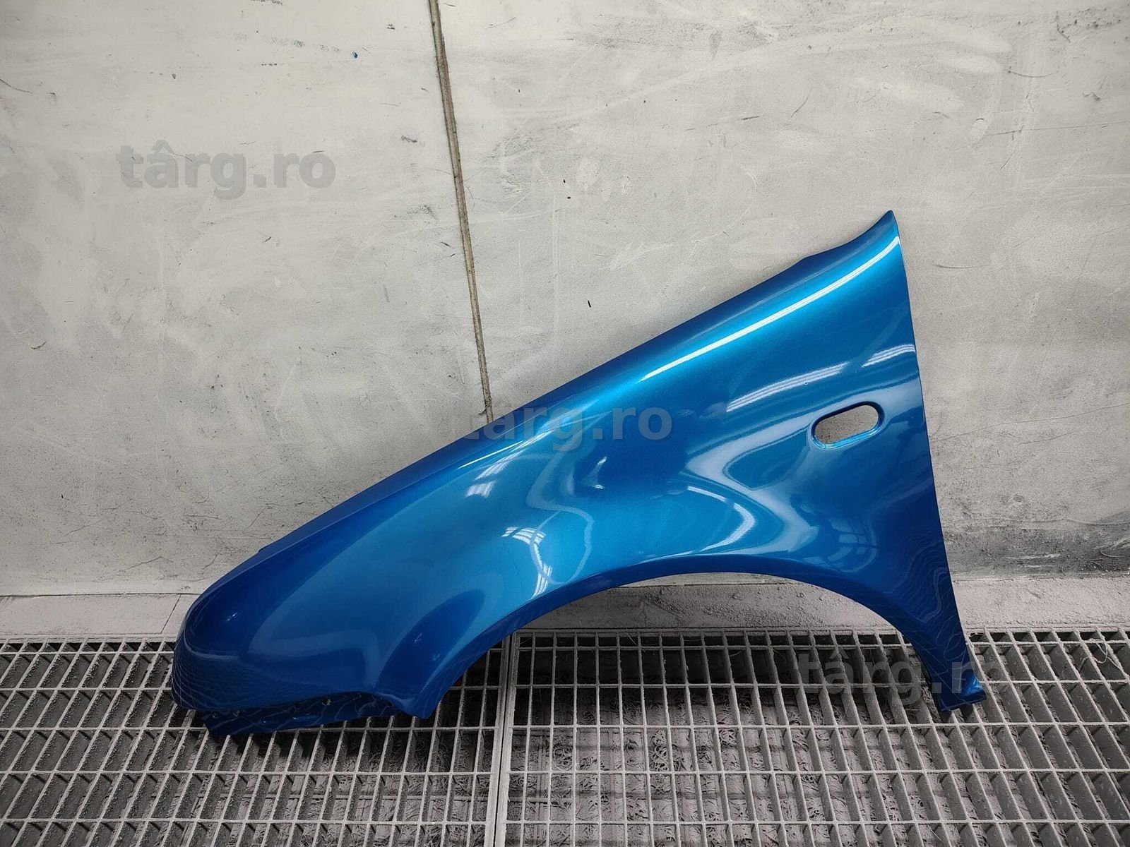 Aripa Fata Stanga VW Bora 1998-2005 (LA5W (Albastru))