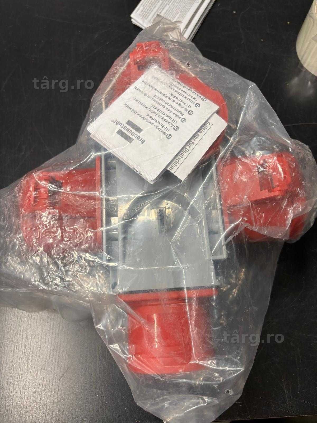 Adaptor trifazat CEE Brennenstuhl, distribuitor de curent IP44 (1x ștecher CEE 400V/32A și 3x prize CEE 400V/32A