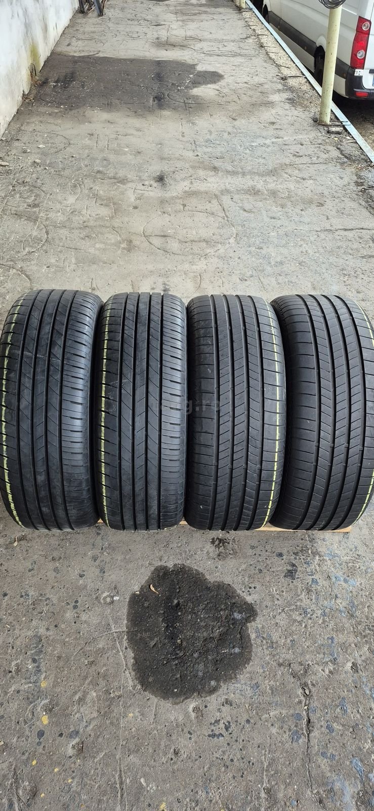 4 anvelope vara Bridgestone 255/45/20,dot 2023/2024.Pret/bucata