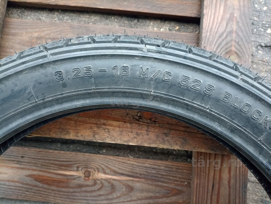 O anvelopa NOUA de fata Metzeler 3.25 R18 dot 0920 2