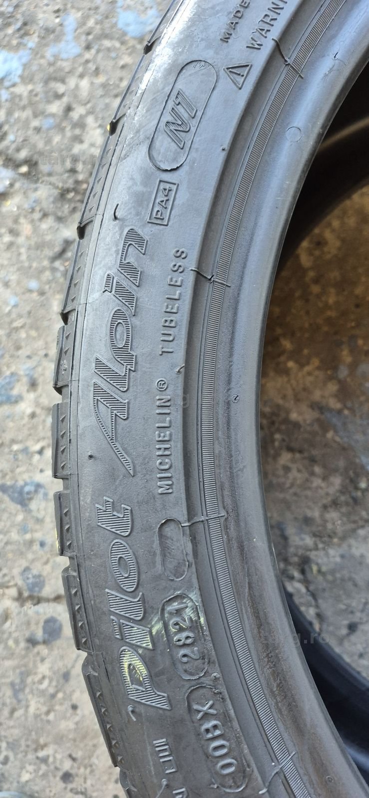 4 anvelope iarna ca noi Michelin,fata 245/35/20,spate 295/30/20.Pretul este pe bucata. 8