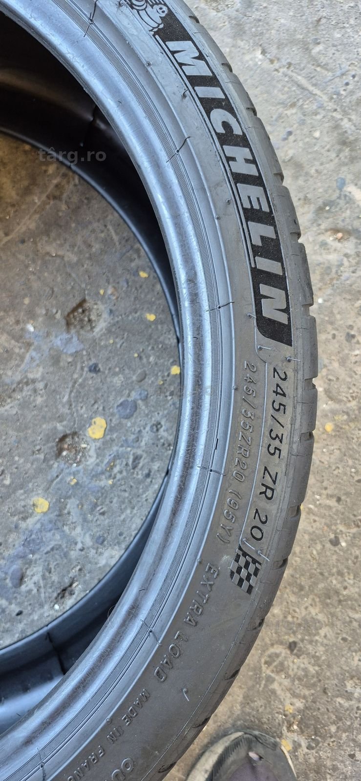 4 anvelope vara,fata Michelin 245/35/20,dot 2022,spate Continental  275/30/20,dot 2024.Pretul este pe bucata. 5