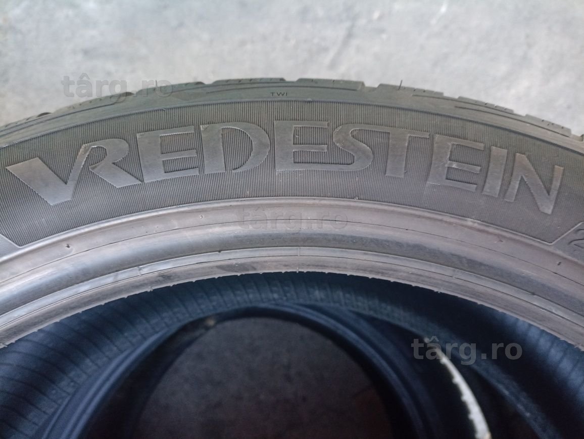 4 anvelope de iarna Vredestein ca si noi 295/35 R21 dot 3719 7