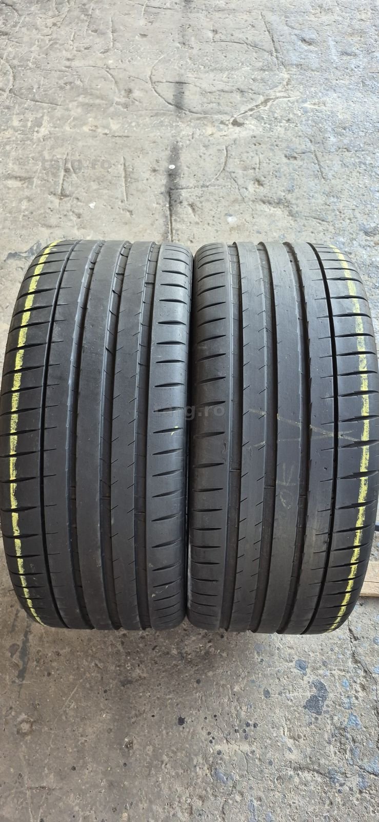 2 anvelope vara 15% uzura Michelin 245/35/21,dot 2023.Pretul este pe bucata.