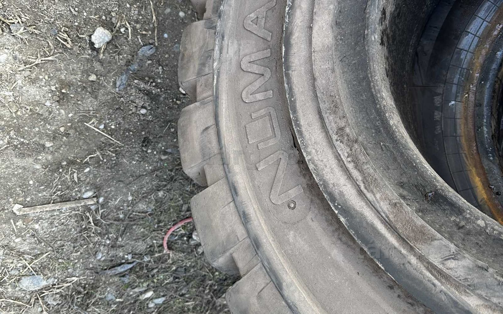 Cauciucuri pline 1200 R20 3
