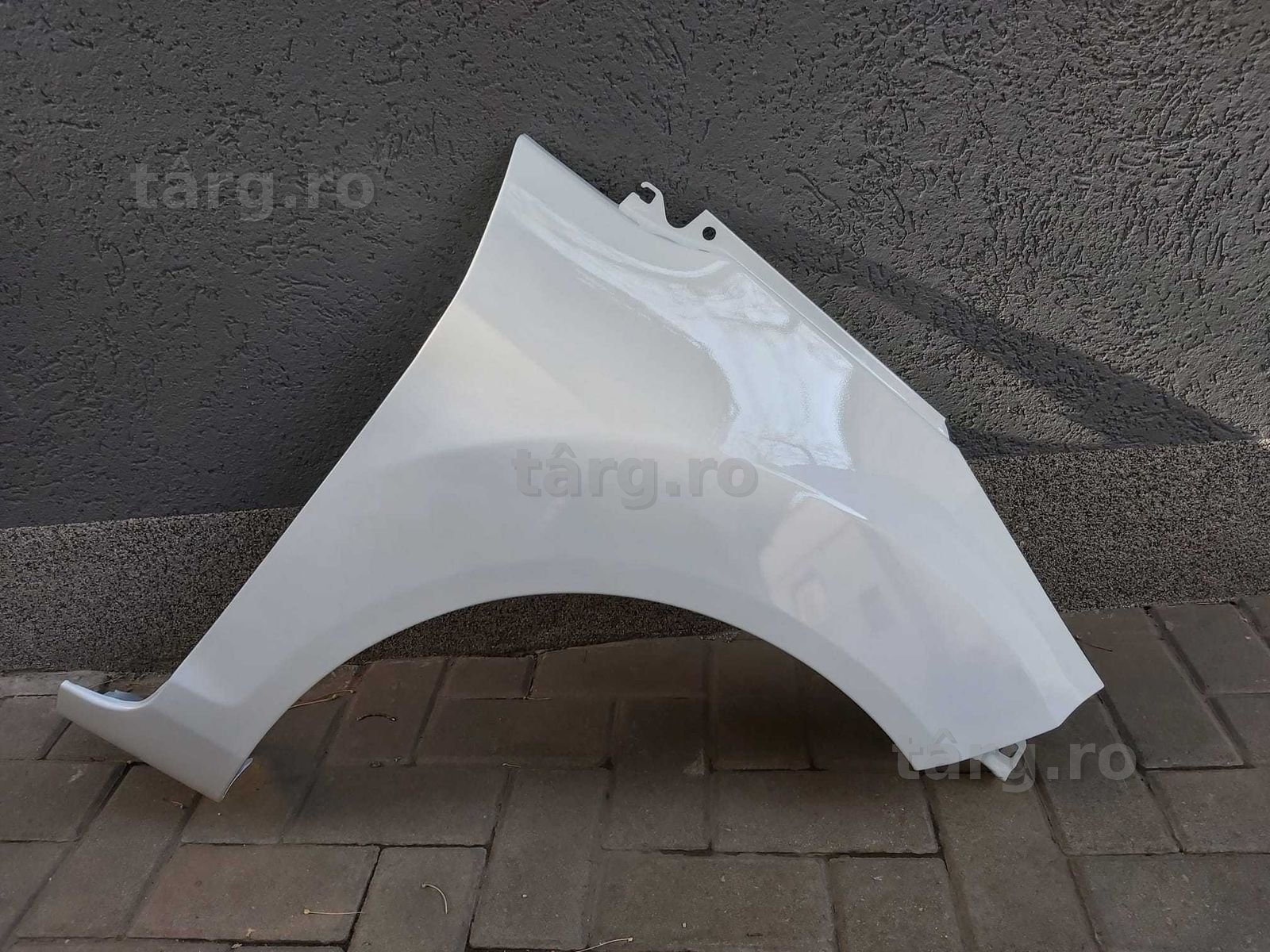 Aripa Fata Dreapta Ford Fiesta 2008-2015 Vopsita Alb