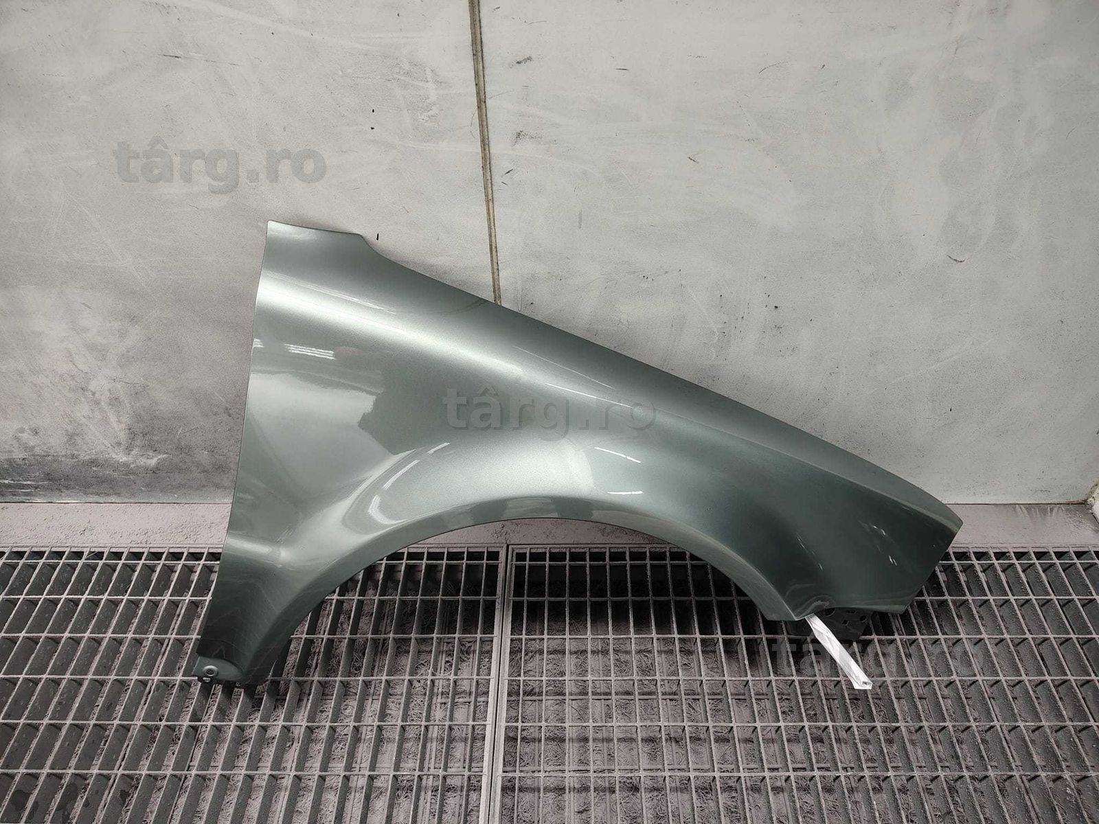 Aripa Fata Dreapta VW Passat B5.5 An 2004-2005 (LA7S (Verde))