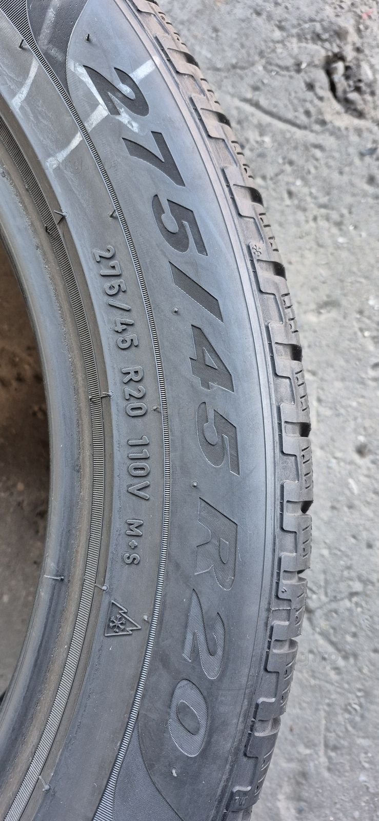 4 anvelope iarna Pirelli,fata 275/45/20,spate 305/40/20.Pret/bucata 6