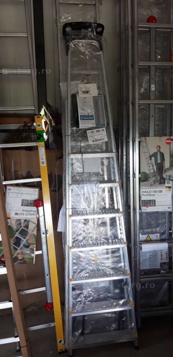 Scară din aluminiu cu 8 trepte, balustradă și capacitate de încărcare de 150 kg