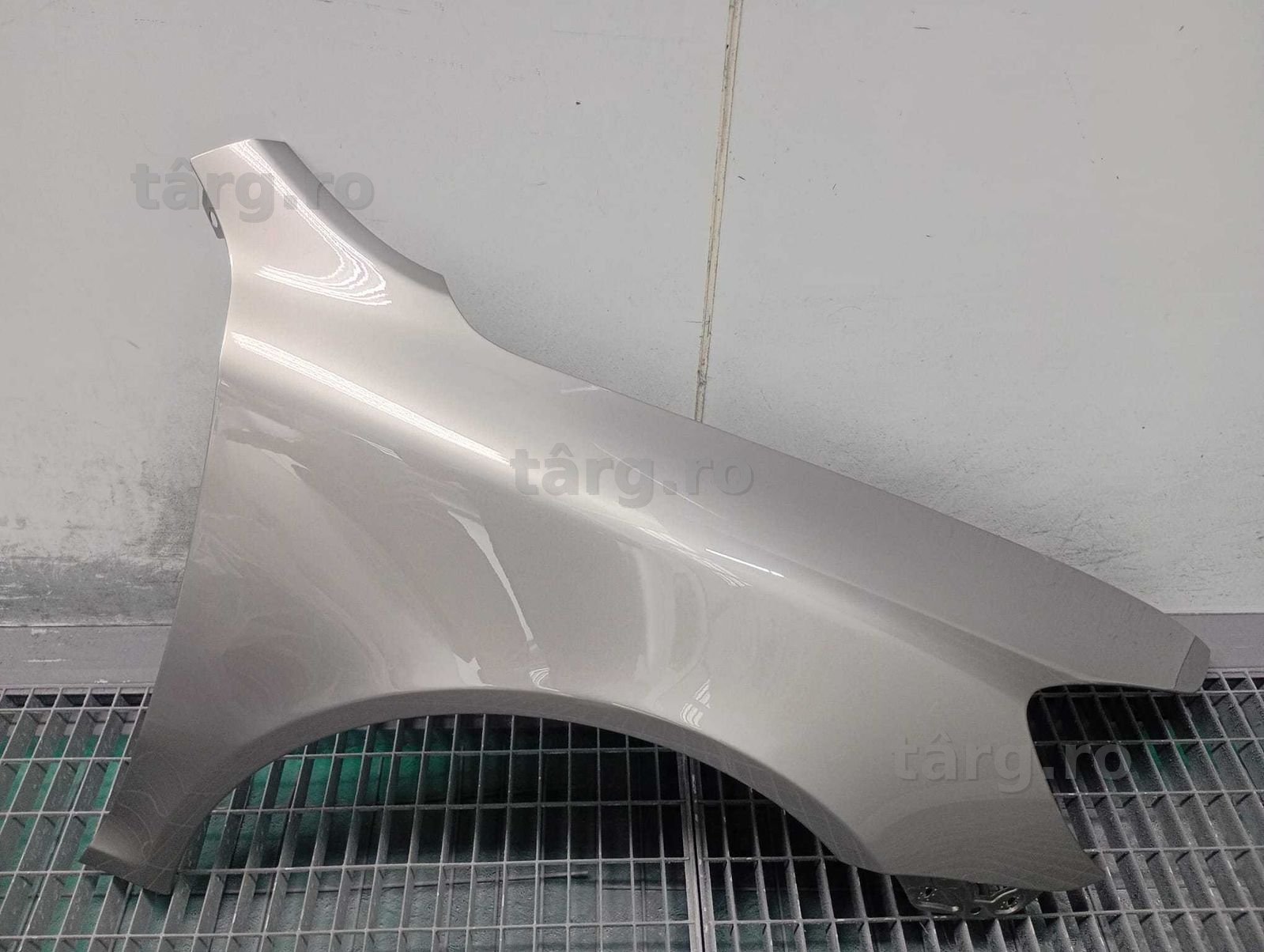 Aripa Fata Dreapta Skoda Octavia 2 II 2008-2013 (F8H (Auriu))