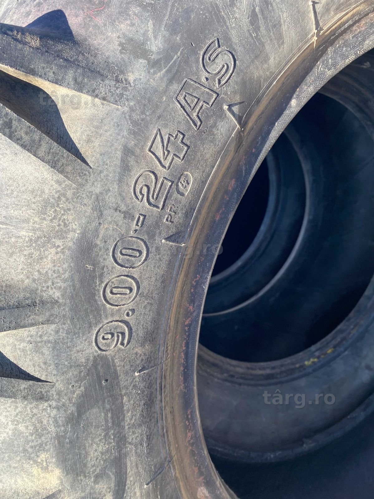 Anvelope 900 R24 Semperit 2