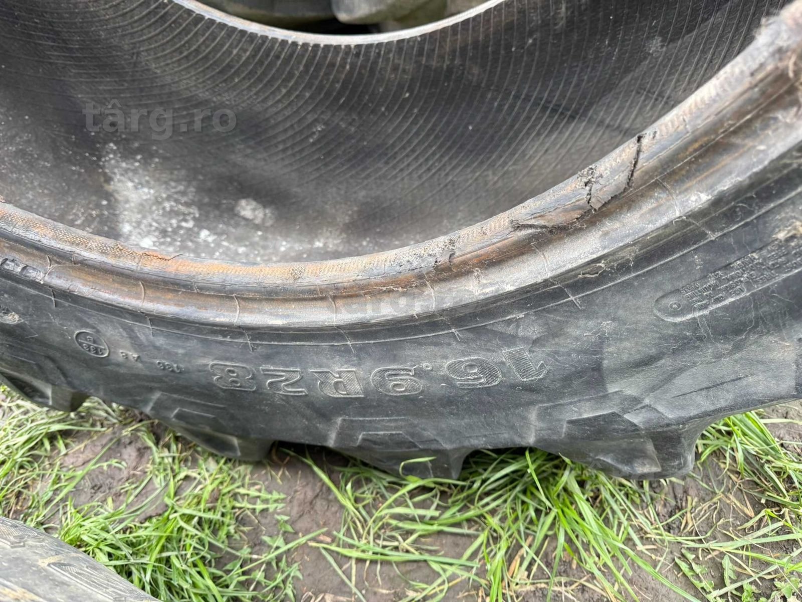 Cauciuc 16.9 R28 Pirelli 2