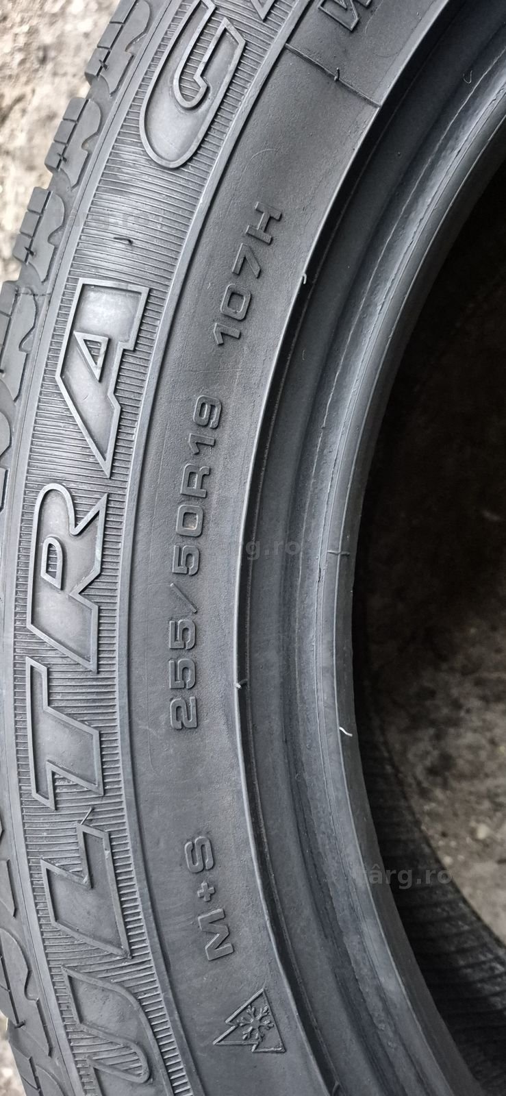 4 anvelope iarna runflat Goodyear,255/50/19.Pretul este pe bucata 7
